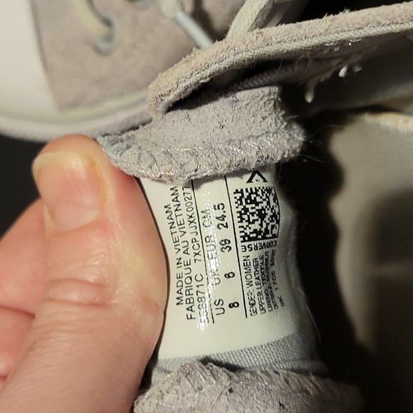 Ladies converse size US8 - Picture 2 of 4